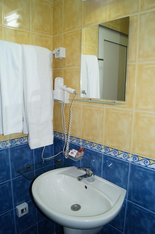 Kŭrdzhali Hotel Kardjali מראה חיצוני תמונה